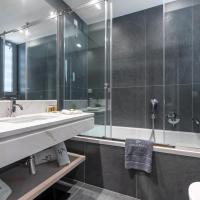 Двухместный (Улучшенный номер с балконом) отеля Glyfada Riviera Hotel, Афины