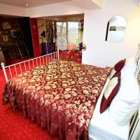 Двухместный (Улучшенный номер с кроватью размера «queen-size») отеля Grand Pier Hotel Old Town, Бухарест