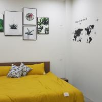 Двухместный (Стандартный номер с кроватью размера «king-size») хостела Cherki Hostel, Дананг