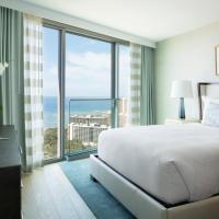 Сьюит (Люкс в пентхаусе с 3 спальнями) отеля Real Select at The Ritz-Carlton Residences, Waikiki Beach, Гонолулу