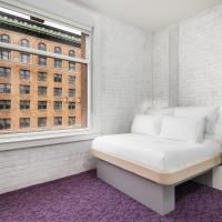 Двухместный (Угловой номер с кроватью размера «queen-size») отеля Yotel San Francisco, Сан-Франциско