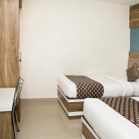 Двухместный (Superior Double Room (Free early check in at 8am)) отеля Ganges Grand, Варанаси