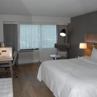 Двухместный (Premium King Room - Disability Access/Non-Smoking) отеля Radisson Hotel Downtown Salt Lake City, Солт-Лейк-Сити