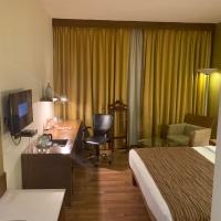 Двухместный (Club Double Room with 24 Hours Check-in & Check out) отеля The Manohar Hyderabad, Хайдарабад