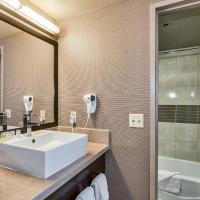 Семейный (Номер Делюкс) отеля Plaza Hotel & Casino, Лас-Вегас