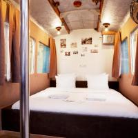 Двухместный («Трамвайный вагон» (общая ванная комната)) отеля Hotel Not Hotel, Амстердам