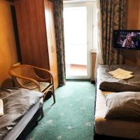 Двухместный (Двухместный номер с 2 отдельными кроватями и душем) апарт-отеля Montemarco, Варшава