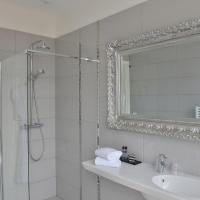 Сьюит (Полулюкс) отеля Hotel La Villa Nice Victor Hugo, Ницца