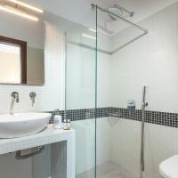 Трехместный (Улучшенный трехместный номер) отеля Minavra Hotel, Афины