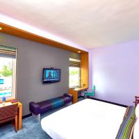 Двухместный (Splash Room With Pool View) отеля Aloft Chennai OMR IT Expressway, Ченнаи