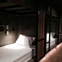 Номер (Кровать в общем 8-местном номере для мужчин и женщин) хостела Yaksa Private, Бангкок