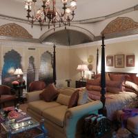 Сьюит (Исторический люкс с видом на сад) отеля Taj Rambagh Palace, Джайпур