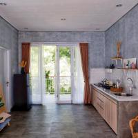 Сьюит (Люкс с террасой) гостевого дома The Sloth Bali, Чангу