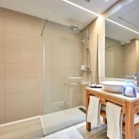 Четырехместный (Четырехместный номер с видом на море (для 2 взрослых и 2 детей)) отеля Marconfort Costa del Sol - All Inclusive, Торремолинос