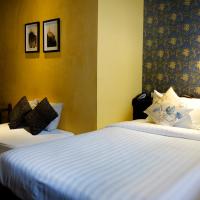 Сьюит (Люкс в мансарде с кроватью размера "king-size") отеля Old Capital Bike Inn, Бангкок