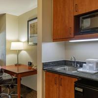 Сьюит (Люкс с 2 кроватями размера "queen-size" - для некурящих) отеля Comfort Suites North Dallas, Даллас