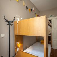 Номер (Кровать в общем 6-местном номере для мужчин и женщин) хостела Being Porto Hostel, Порту