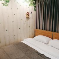 Двухместный (Двухместный номер Делюкс с 1 кроватью и балконом) хостела White House Hostel, Бангкок