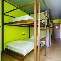 Номер (Bed in 4-Bed Mixed Dormitory Room (fully vaccinated required)) хостела Siamaze, Бангкок