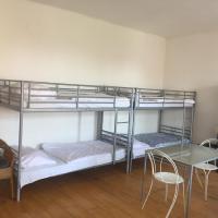 Номер (Спальное место на двухъярусной кровати в 7-местном общем номере для мужчин и женщин) хостела Rosemary, Прага