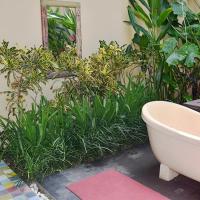 Сьюит (Люкс с видом на бассейн) виллы Villa with private pool at Villa Nirvana Ubud, Убуд