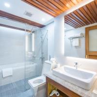 Двухместный (Deluxe Double or Twin Room Internal Window) отеля Hai Bay Hotel & Restaurant, Ханой