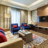 Сьюит (Executive Suite with Airport Transfers, Happy Hours (1+1) and 20% Discount on F&B) отеля Ramada Gurgaon Central, Гургаон