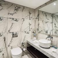 Двухместный (Номер Делюкс с кроватью размера «king-size» и балконом) отеля Millennium Place Dubai Marina, Дубай