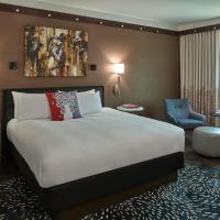 Трехместный (Luxury King Room - High Floor) отеля Sofitel Philadelphia at Rittenhouse Square, Филадельфия