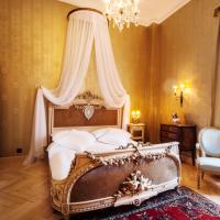 Двухместный (Belle Époque Double Room with Canopy Bed) отеля Hotel International au Lac, Лугано