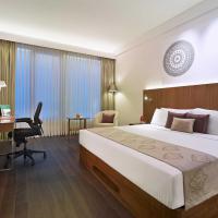 Сьюит (Executive Suite Pool View With One Way Airport Transfer and More) отеля The Gateway Hotel IT Expressway, Ченнаи