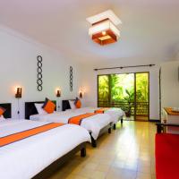 Семейный (Family Room with Pool View -  One Way Airport Pick Up) отеля La Niche D'angkor Boutique Hotel, Сием Рип