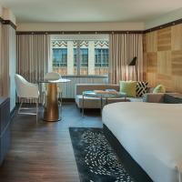 Двухместный (Magnifique Corner King Room) отеля Sofitel Philadelphia at Rittenhouse Square, Филадельфия