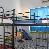 Номер (Кровать в общем 6-местном номере для мужчин и женщин) хостела Chameleon Youth Hostel, Афины