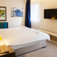 Двухместный (Улучшенный двухместный номер с 1 кроватью или 2 отдельными кроватями) отеля Hotel Happy, Димитровград