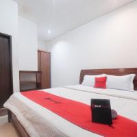 Двухместный (Стандартный двухместный номер с 1 кроватью) гостевого дома RedDoorz Plus near Green Pramuka Square Mall, Джакарта