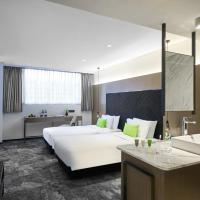 Двухместный (Deluxe Ease King or Twin Room - Upper Floors) отеля Hotel Ease Tsuen Wan, Гонконг (город)