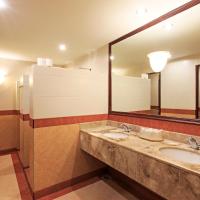 Семейный (Grand Family Suite (10 persons) - Leisure Stay) отеля Sarrosa International Hotel and Residential Suites, Себу