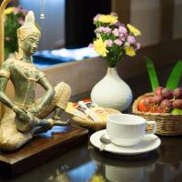 Сьюит (Люкс с 1 спальней) отеля The Tarntawan Hotel Surawong Bangkok, Бангкок