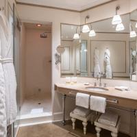 Сьюит (Полулюкс) отеля Relais Santa Croce by Baglioni Hotels, Флоренция