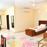 Двухместный (Двухместный номер Делюкс с 1 кроватью или 2 отдельными кроватями и балконом) отеля Hotel de Paris, Варанаси