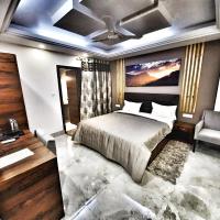 Двухместный (Улучшенный двухместный номер с 1 кроватью) отеля Hotel Aerocity Purple Orchid, Нью-Дели