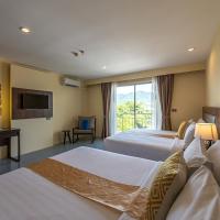 Двухместный (Двухместный номер Делюкс с 1 кроватью или 2 отдельными кроватями, вид на горы) отеля Blue Beach Grand Resort And Spa, Пхукет