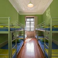 Номер (Односпальная кровать в 8-местном общем номере) хостела Oporto Sky Hostel, Порту