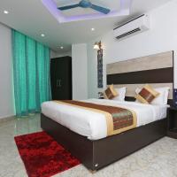 Трехместный (Трехместный номер Делюкс) отеля OYO 14939 Hotel Tri Star, Нью-Дели