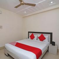 Двухместный (Улучшенный двухместный номер с 1 кроватью или 2 отдельными кроватями) отеля Hotel Mandiram, Аллахабад