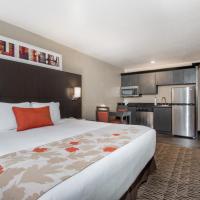 Трехместный (King Suite w/ Sofa Bed and Kitchen - Non Smoking) отеля Hawthorn Suites Las Vegas, Лас-Вегас