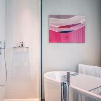 Двухместный (Номер SO Embassy с кроватью размера «king-size» и живописным видом) отеля Das Stue Hotel, Берлин