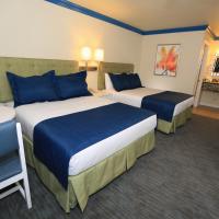 Четырехместный (Номер с 2 кроватями размера «queen-size») отеля SureStay Plus by Best Western Orlando International Drive, Орландо