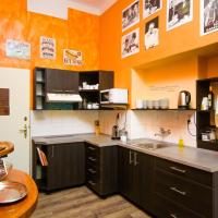 Трехместный (Стандартный трехместный номер) хостела Prague Square Hostel, Прага